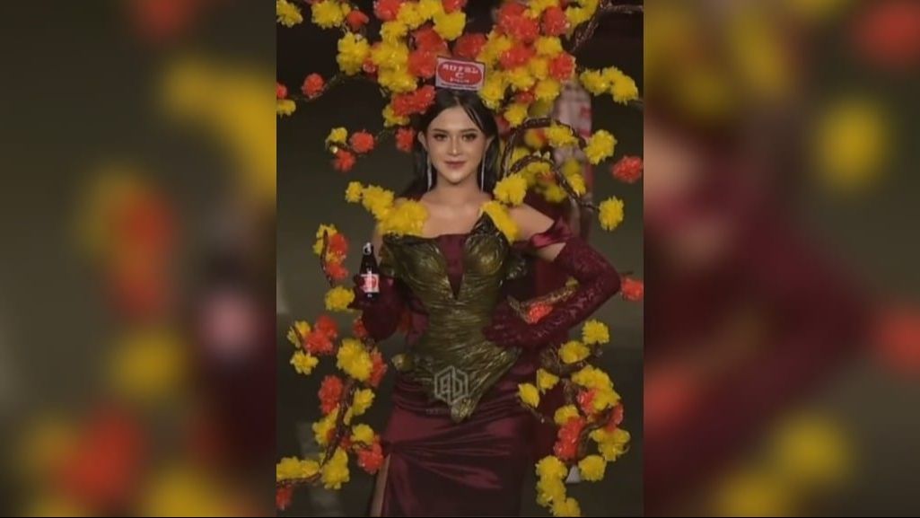 Potret Bella Bonita saat Melenggang di Runway Jember Fashion Carnaval 2024, Pesona Cantiknya Mencuri Perhatian