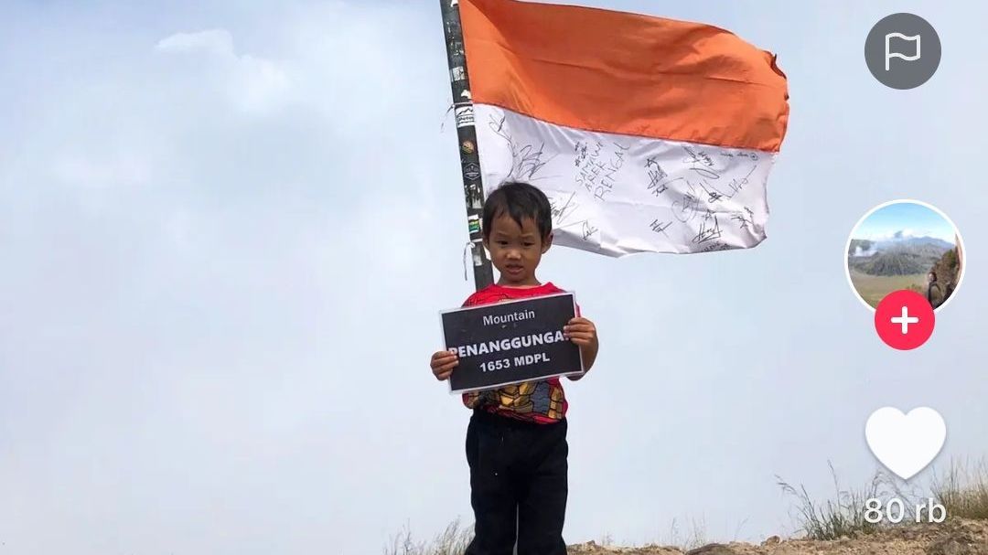 Jadi Pendaki Cilik, Bocah Laki-Laki Ini Viral usai Berhasil Taklukkan Banyak Gunung