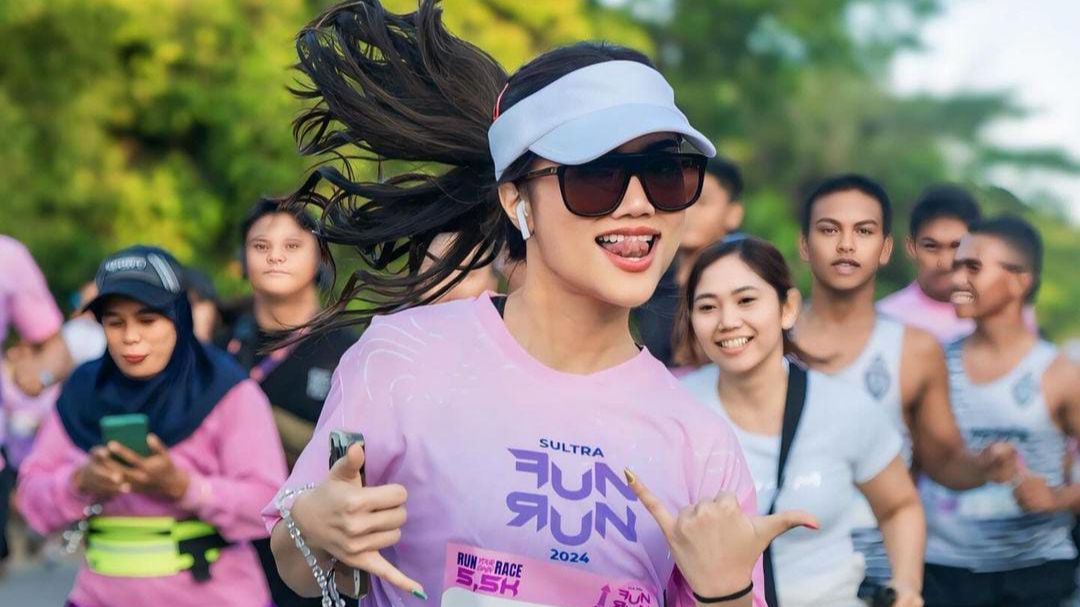 Cantiknya Fuji Ikut Lari Marathon di Kendari, Gayanya Sporty Terlihat Semakin Imut Menggemaskan