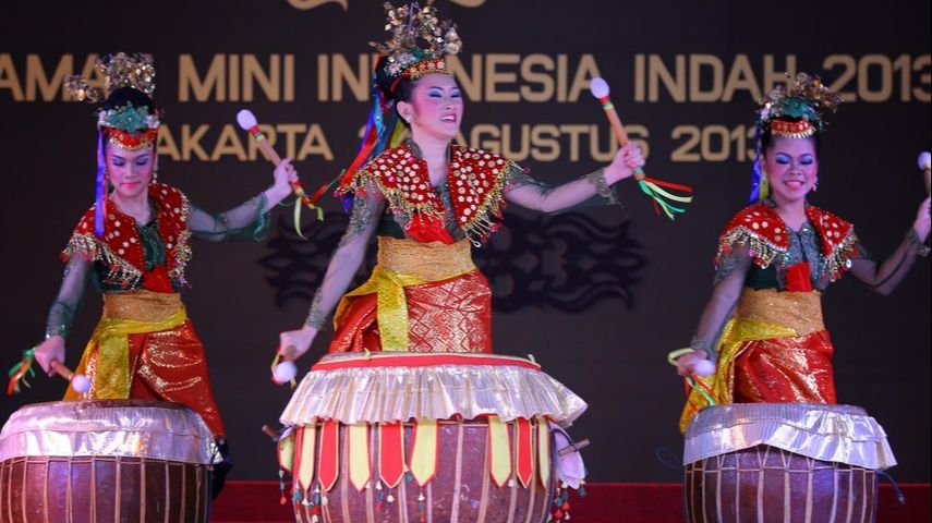 Tari Beruji Doll, Perpaduan Gerakan Menari dan Bermain Gendang yang Dinamis dari Bengkulu