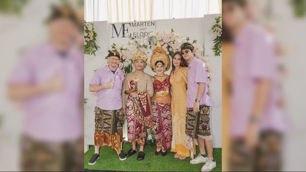 7 Potret Cantik Elodie Adik Maxime Bouttier yang Tampil Mengenakan Busana Adat Bali di Momen Pernikahan, Punya Wajah Bule