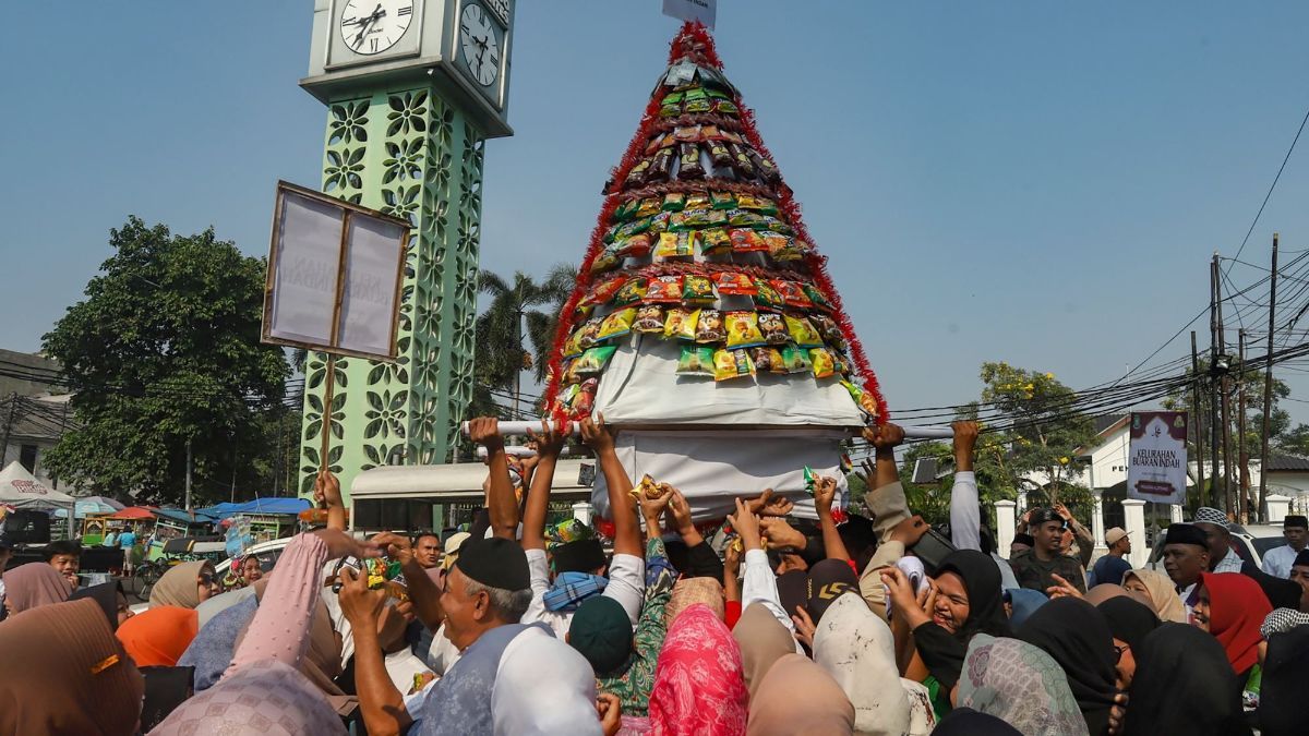 FOTO: Kemeriahan Tradisi Ngarak Perahu yang Sudah Eksis Sejak 1939 Sambut Maulid Nabi Muhammad SAW di Tangerang