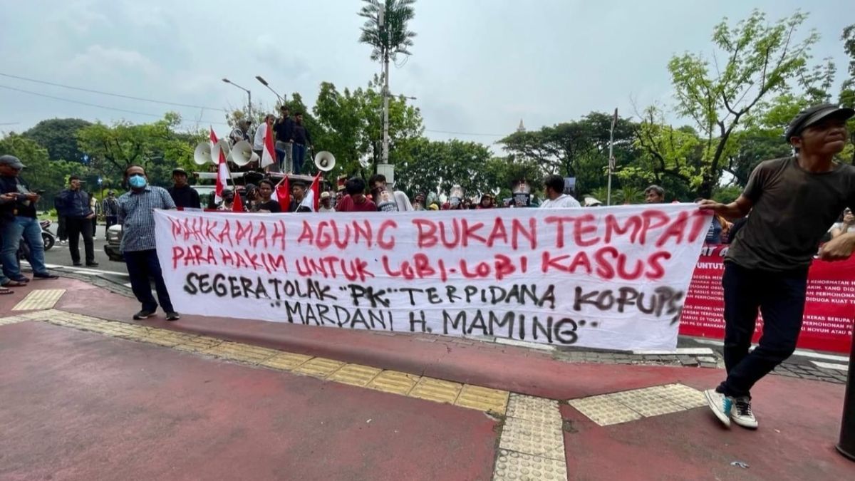 Massa Demo Lagi Depan MA, Minta Hakim Konsisten Tolak PK Mardani H Maming