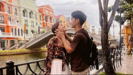 Pose Romantis di Pinggir Sungai, 8 Foto Cassandra Lee dan Ryuken Lie Ketika Bulan Madu ke Vietnam