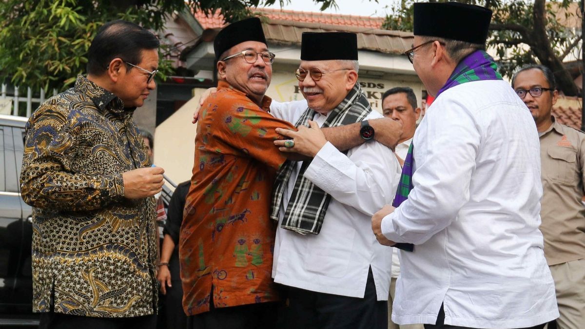 FOTO: Momen Pramono - Rano Disambut dengan Pelukan Fauzi Bowo Saat Kunjungi Museum MH Thamrin