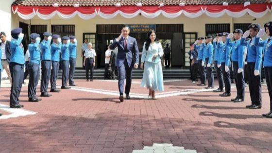 Tampil Cantik, 9 Foto Annisa Pohan Ketika Mendampingi AHY 'Nostalgia SMA' di Magelang