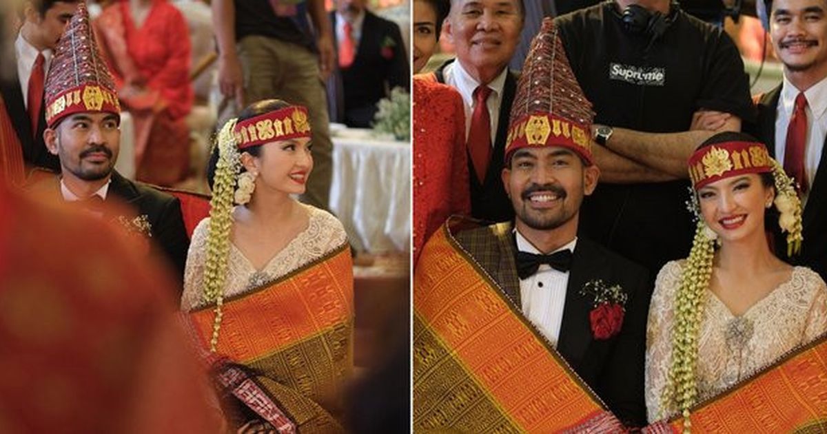 Disebut Sangat Cocok, Ini Deretan Potret 'Pernikahan' Robby Purba dengan Raline Shah dengan Adat Batak