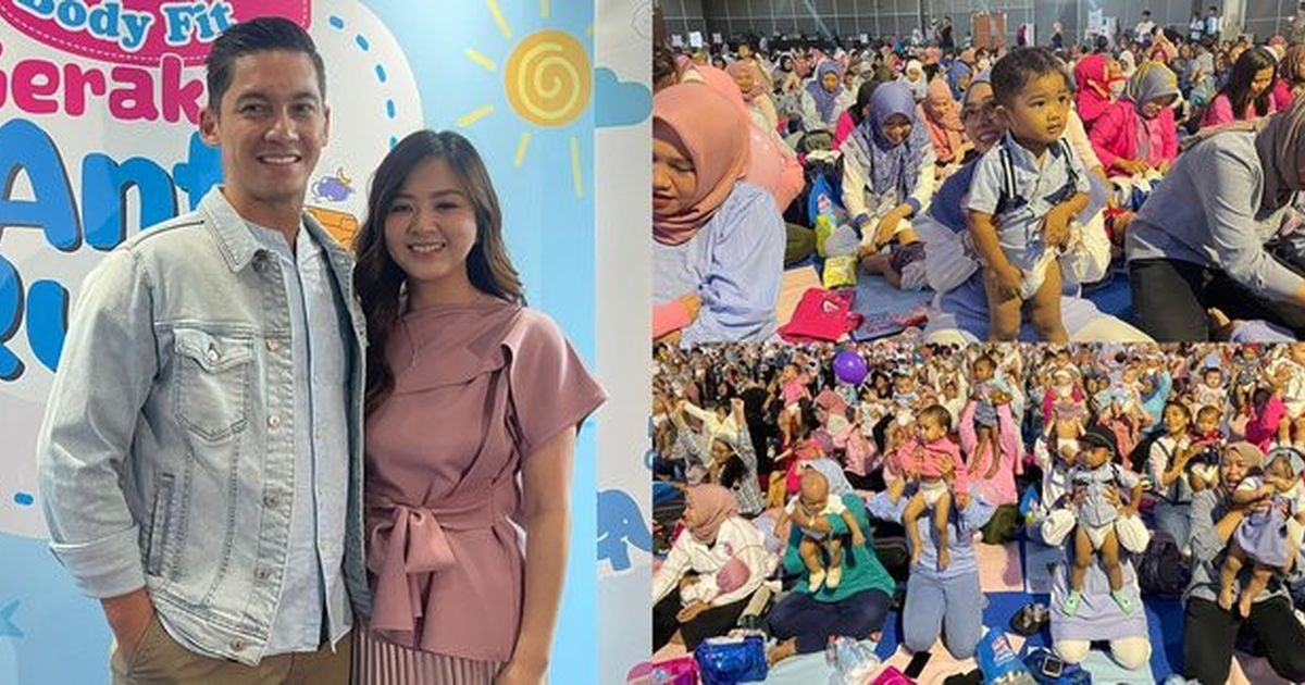 Momen Samuel Zyngwyn dan Franda menyaksikan Pemecahan Rekor MURI 1.000 Bayi Mengganti Popok Dalam Rangka Merayakan Hari Anak Nasional