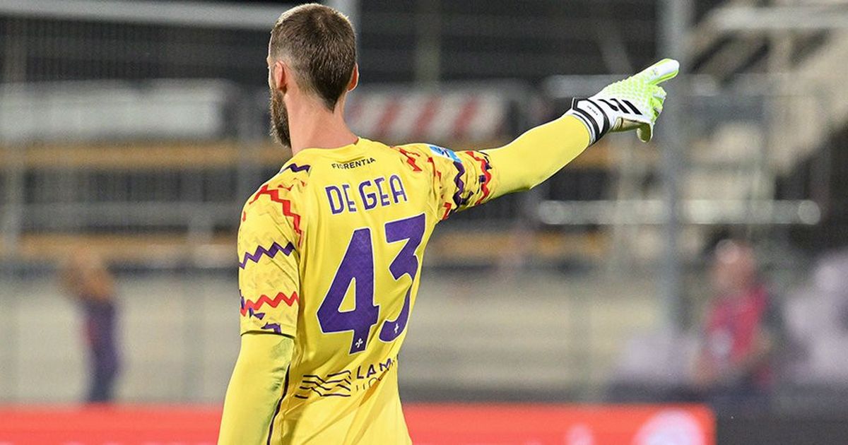 Fiorentina berhasil melaju ke UEFA Conference League setelah David de Gea menggagalkan penalti dan dua kartu merah dikeluarkan.