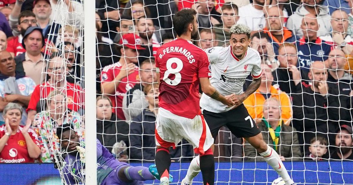 Meskipun mencetak gol, Luis Diaz sempat mendapatkan komentar dari Arne Slot dalam pertandingan antara Man United dan Liverpool.