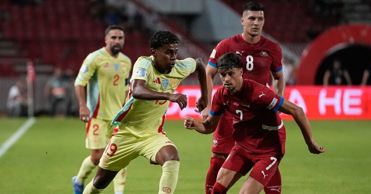 Pertandingan antara Serbia dan Spanyol berakhir imbang dengan skor 0-0.