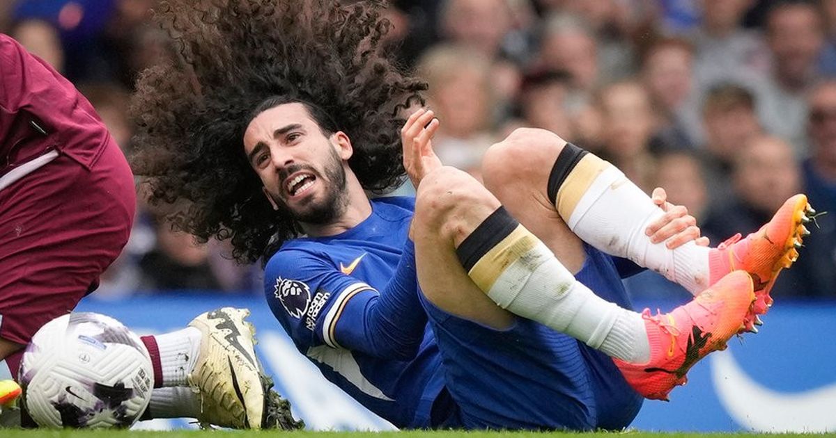 Cucurella Mengkritik Pimpinan Chelsea karena Terlalu Banyak Membeli Pemain Baru.