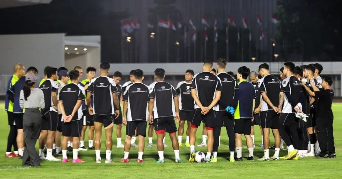 Mengamati Persiapan Timnas Indonesia Sebelum Pertandingan Melawan Australia: Pengamanan Sangat Ketat.