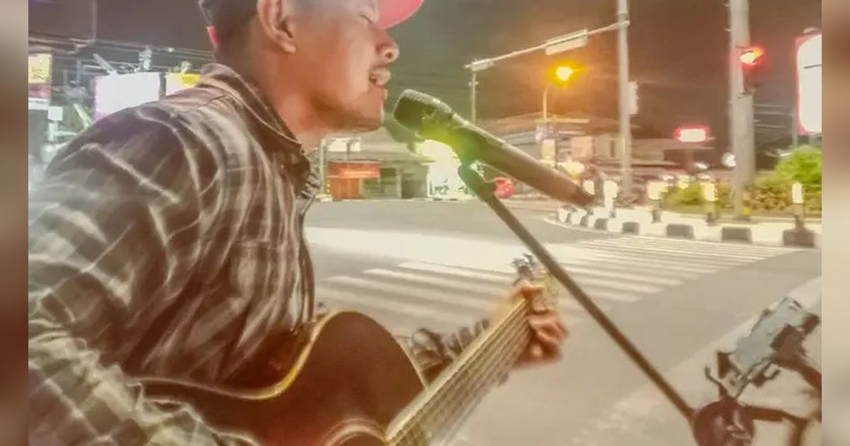 Kerasnya Hidup, Ini Cerita Musisi Jalanan di Persimpangan Jogja Ingin Mengubah Nasib Untuk di Masa Tua