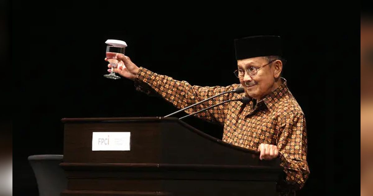 Kisah hidup BJ Habibie, Ilmuwan Brilian Jadi Presiden ketiga RI