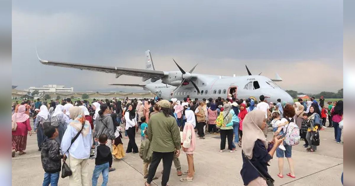 Ramai-Ramai Warga ke Lanud Husein Sastranegara, Melihat Alutsista Udara TNI yang Canggih