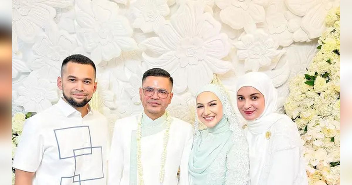 Makin Cantik dan Anggun dalam Balutan Kebaya Kurung, Potret Irish Bella Menikah dengan Haldy Sabri