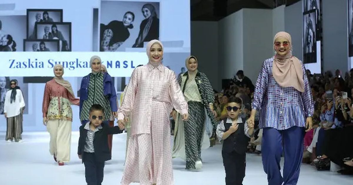 Kompaknya Geng Cendol di JWF, Catwalk Pakai Baju Kolaborasi Brand Zaskia Sungkar dan Nagita Slavina: Ada Titi Kamal Cantik Berhijab