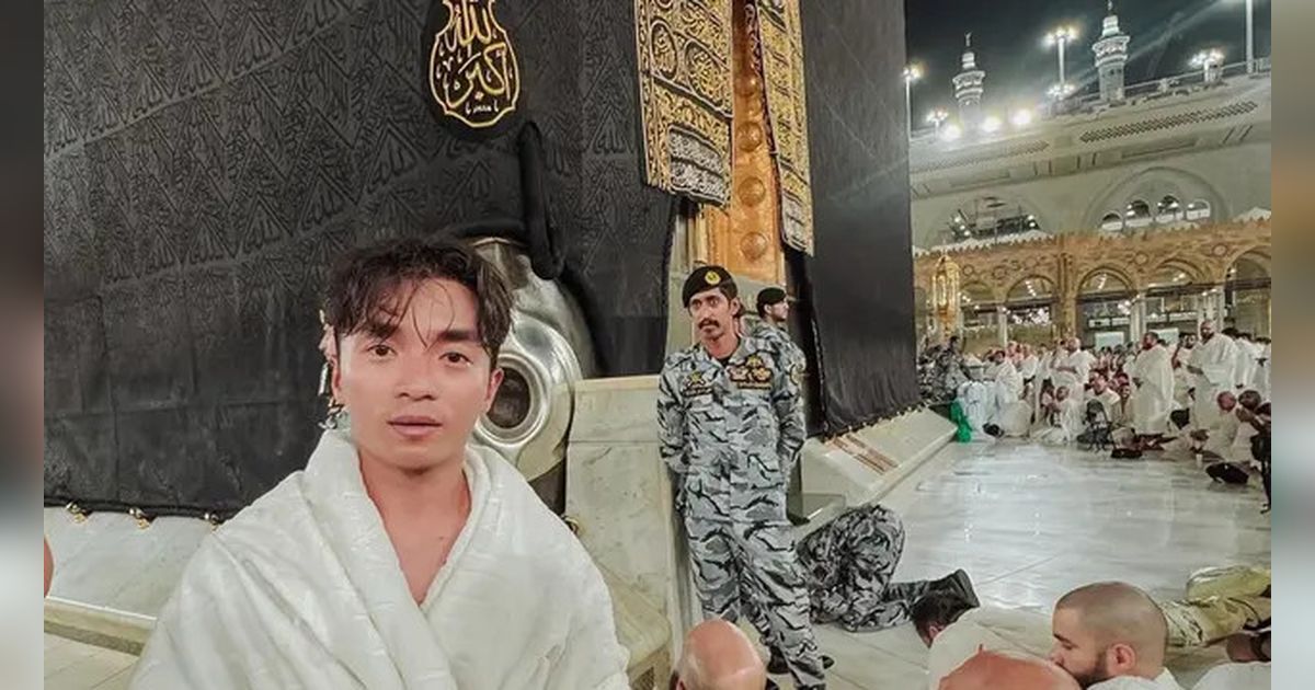 Cerita Pengalaman Umrah Taqy Malik, Bisa Salat di Saf Kedua Dunia hingga Doa Minta Keturunan