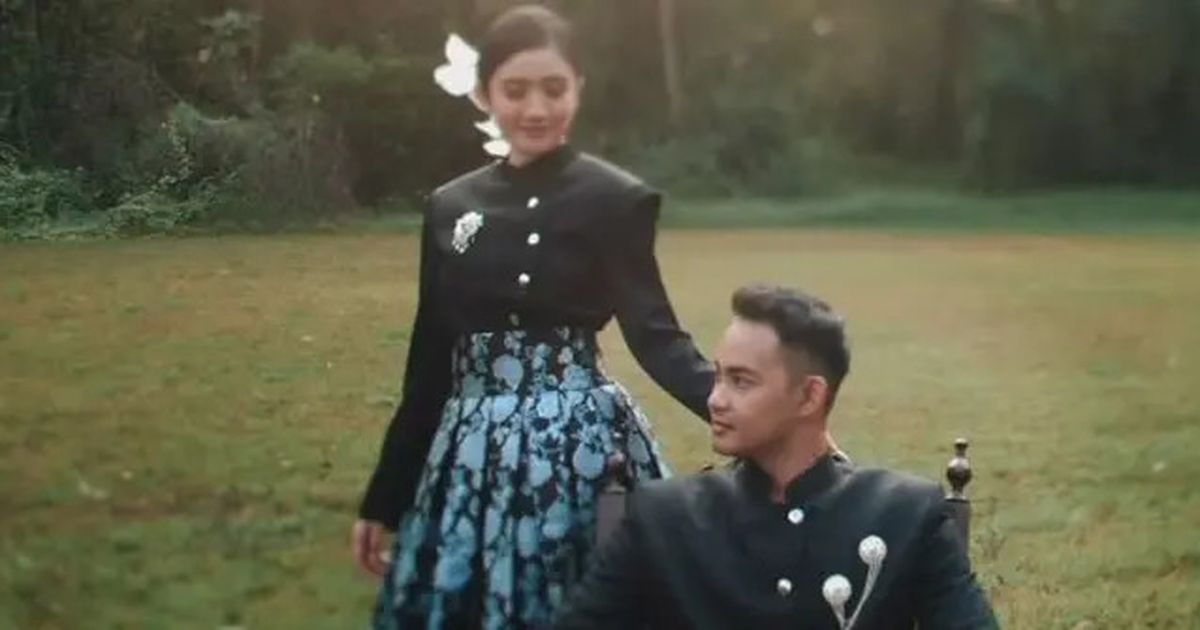 Inspirasi Foto Prewed Tema Outdoor Ala Febby Rastanty dan Drajad Djumantara