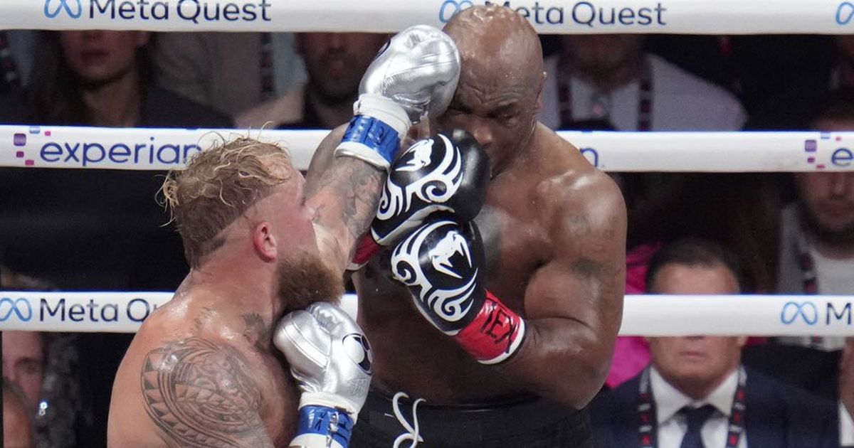 Mike Tyson Kalah dari Jake Paul usai Pertarungan Sengit hingga Ronde ke-8