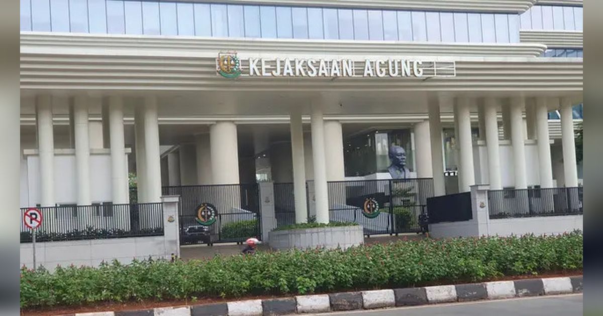 Update Kasus Suap 3 Hakim Surabaya: Kejagung Bidik Istri & Anak Zarof Ricar, serta Pengacara OC Kaligis