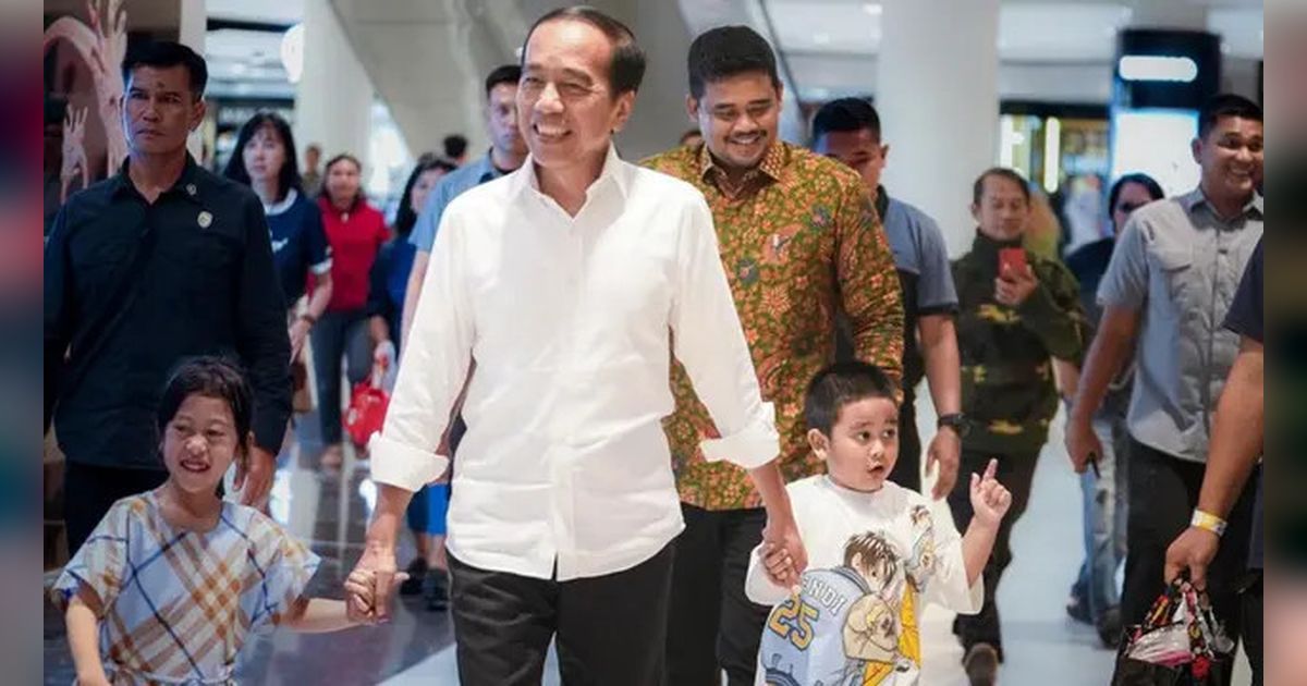 Momen Bobby Nasution Jalan Bareng Jokowi & 2 Anaknya Usai Unggul di Quick Count Pilkada Sumut 2024