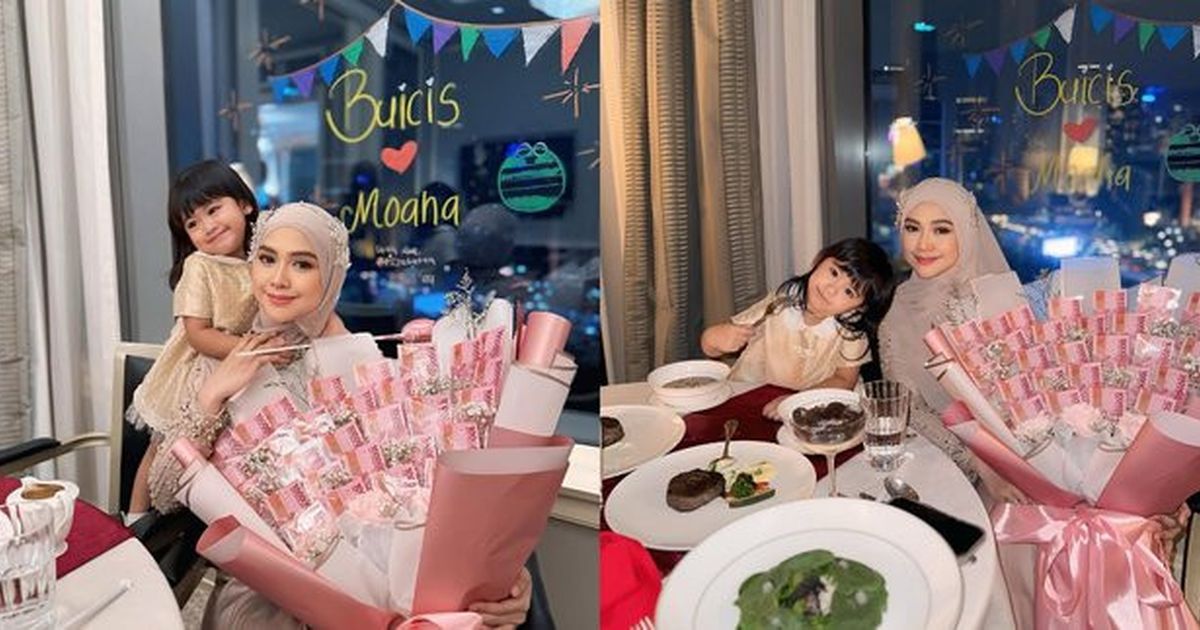 Pamer Wajah Bahagia, Intip Tampilan Ria Ricis saat Dinner Mewah Bareng Moana