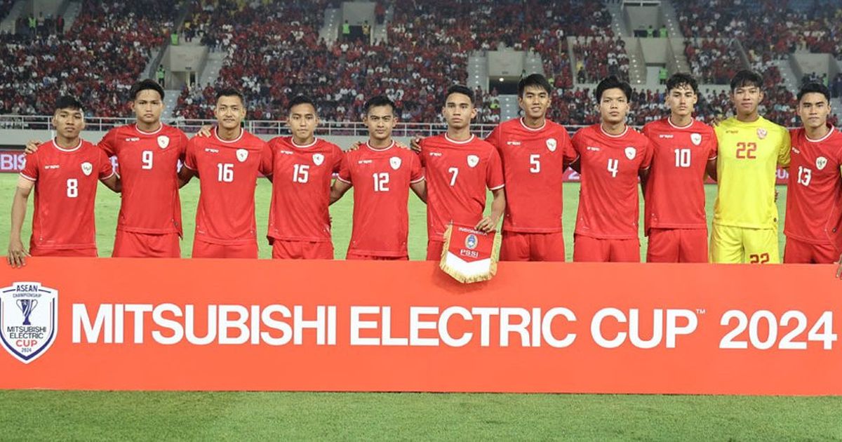 Momen Pemain Timnas Indonesia Hampiri Suporter Tanpa Senyuman usai Ditahan Imbang Laos 3-3 di Piala AFF