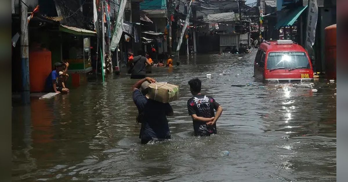 Banjir Rob Kembali Rendam Kawasan Muara Angke Jakarta Utara Tutup Jalur Utama ke Pelabuhan