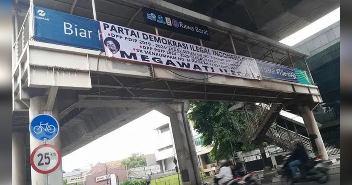 PDIP Buru Penyebar Spanduk yang Menyerang Megawati