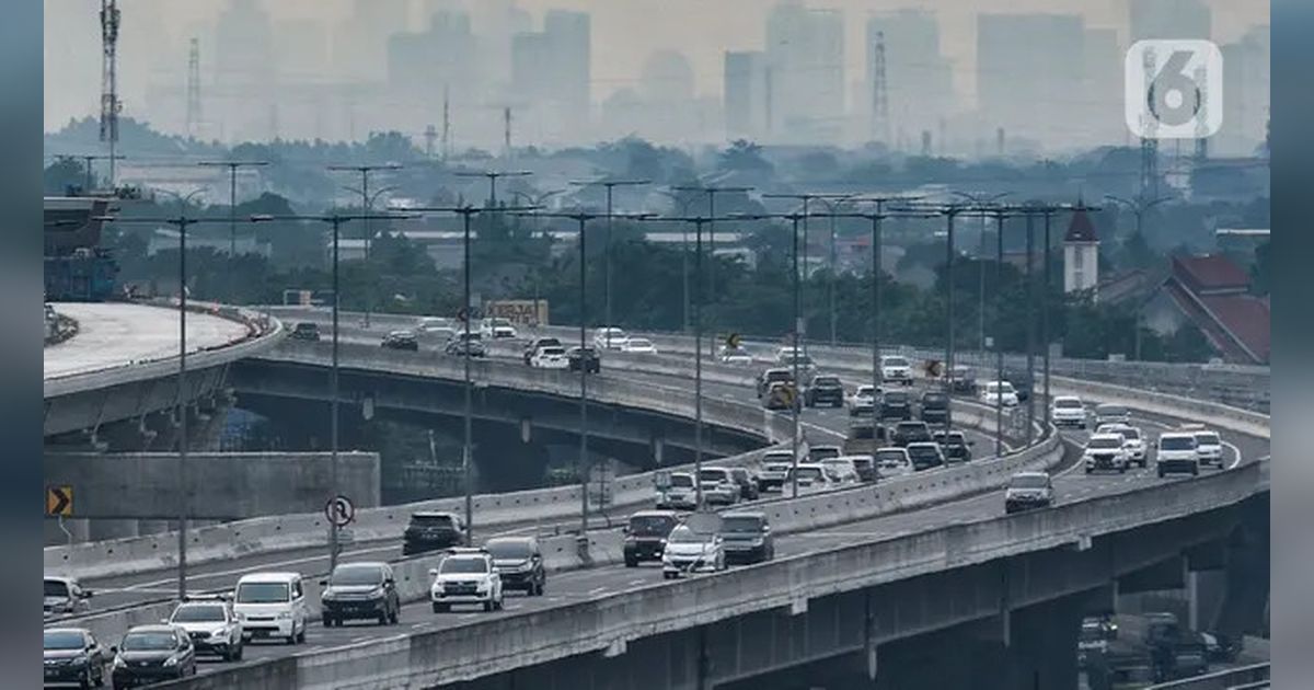 Polri Terapkan Contraflow di Tol Japek Amankan Puncak Arus Mudik Nataru 2024