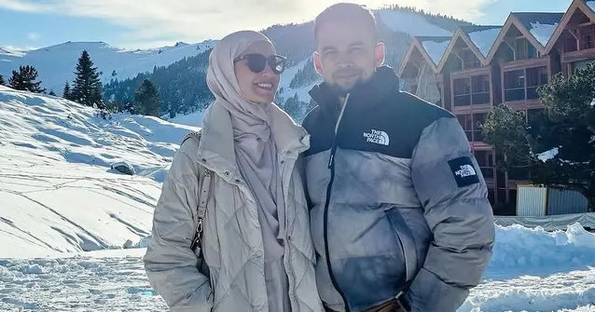 8 Gaya Hijab Cantik Shireen Sungkar saat Liburan di Qatar dan Turki, Outfitnya Serasi dengan Teuku Wisnu