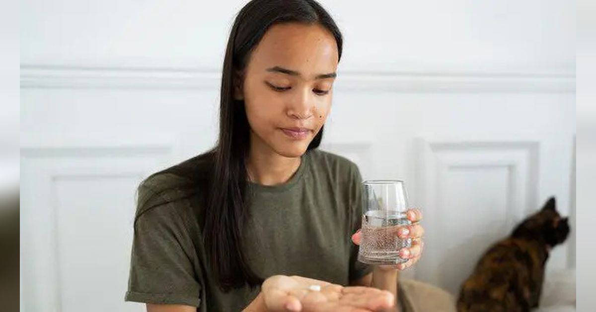 Cara Mudah dan Aman untuk Menelan Pil bagi yang Kesulitan Minum Obay