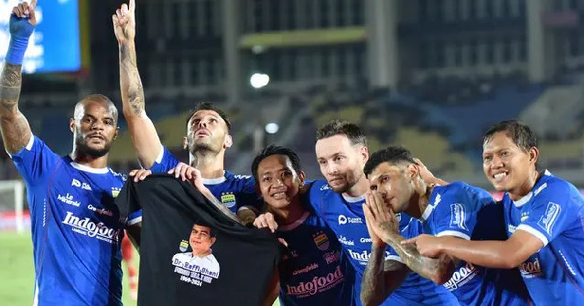 Persib Raih Gelar Juara Paruh Musim BRI Liga 1 dengan Manis