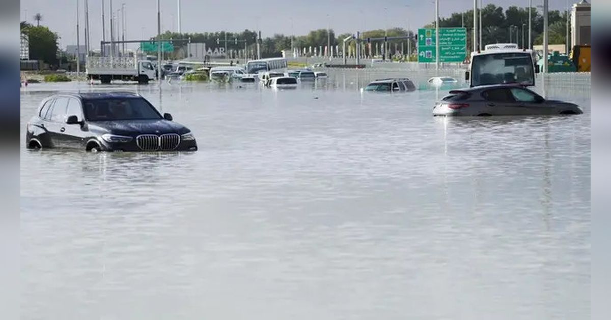 Hujan Deras Sebabkan Banjir di Arab Saudi, Makkah dan Madinah Terdampak