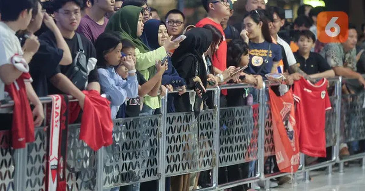 Teriakan 'Piala Dunia' dan 'Indonesia' Menggema di Bandara Soekarno-Hatta saat Kedatangan Patrick Kluivert