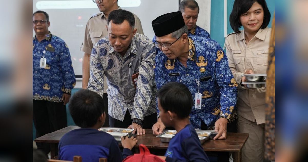 Peninjauan Makan Bergizi Gratis (MBG) di Sleman oleh Kepala Kantor Komunikasi Presiden