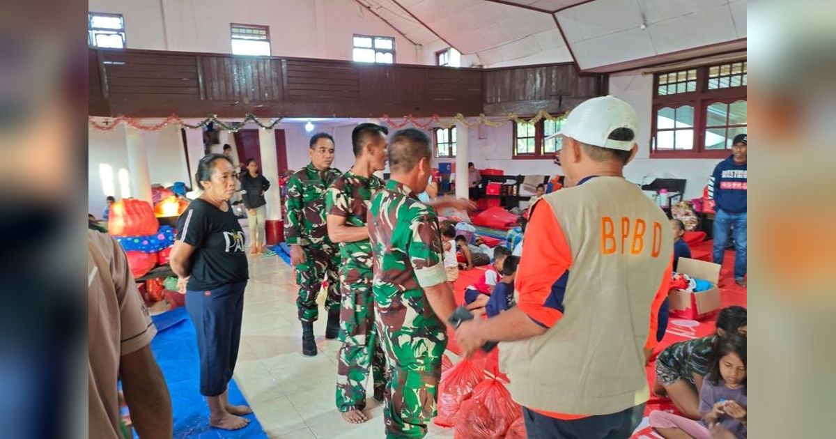 255 Jiwa Mengungsi Akibat Erupsi Gunung Ibu di Halmahera Barat