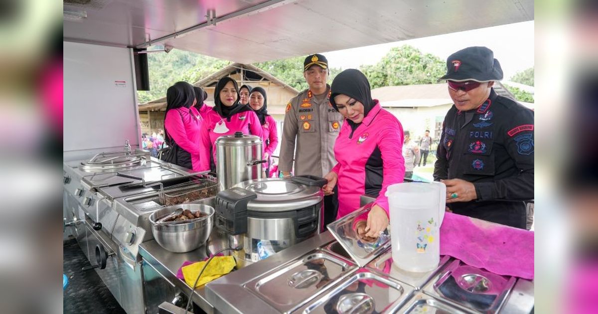 Bhayangkari Malut Pastikan Ketersediaan Logistik untuk Pengungsi Gunung Ibu