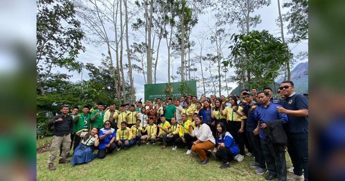 Sultan HB X dan Pemuda Lintas Agama Tanam 100 Pohon di Merapi