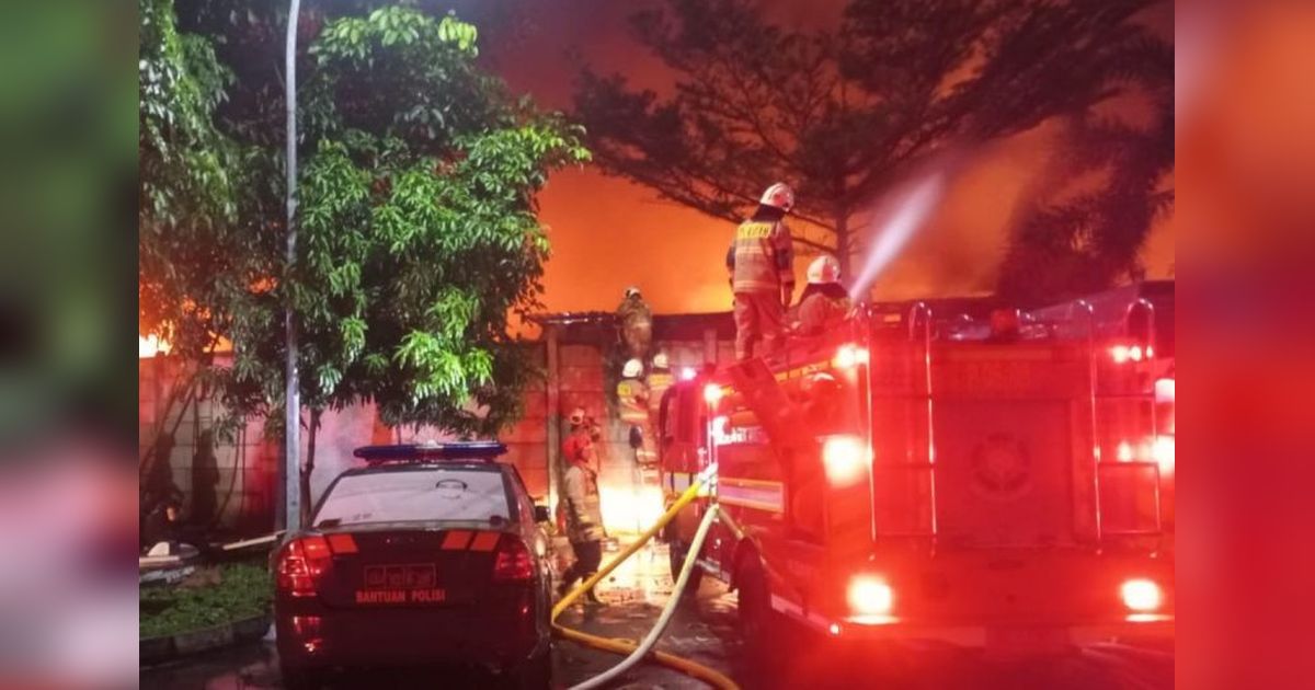 Kebakaran Hebat Kemayoran Gempol: Diduga Korsleting Listrik, 500 Rumah Ludes