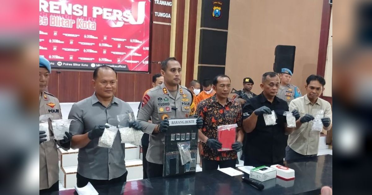 Polres Blitar Kota Tangkap Dua Pengedar Narkoba: Ribuan Pil & Sabu Diamankan