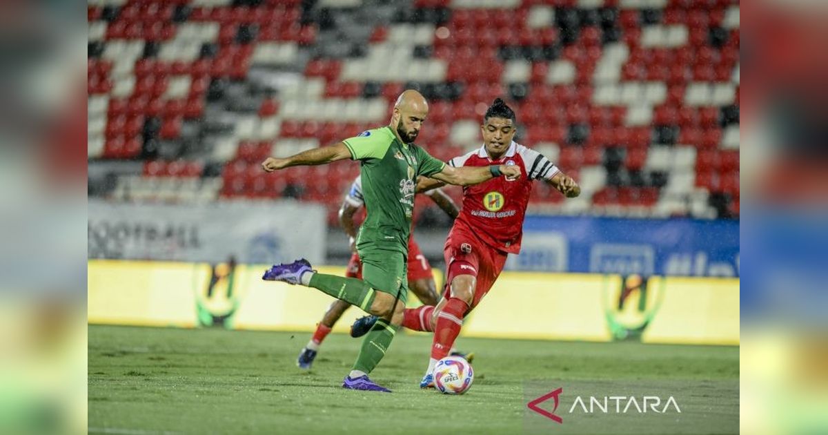 Hat-trick Mier Bawa Barito Putera Hancurkan Persebaya 3-0