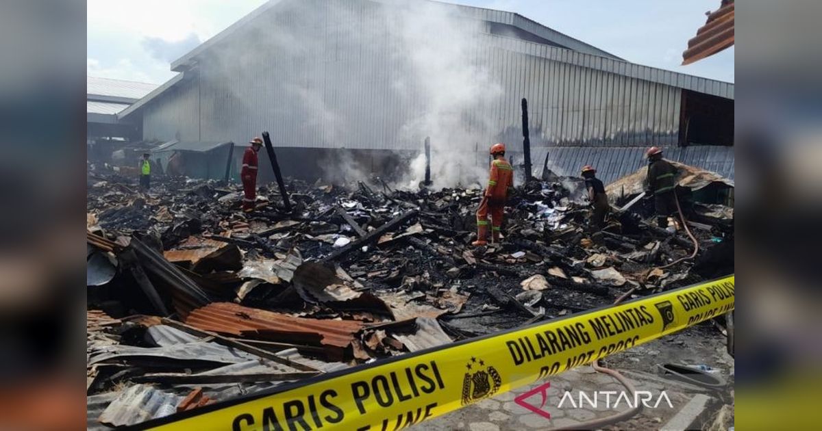 Kebakaran Pasar Induk Cepu Blora: 80 Kios Ludes Terbakar, Diduga Korsleting Listrik