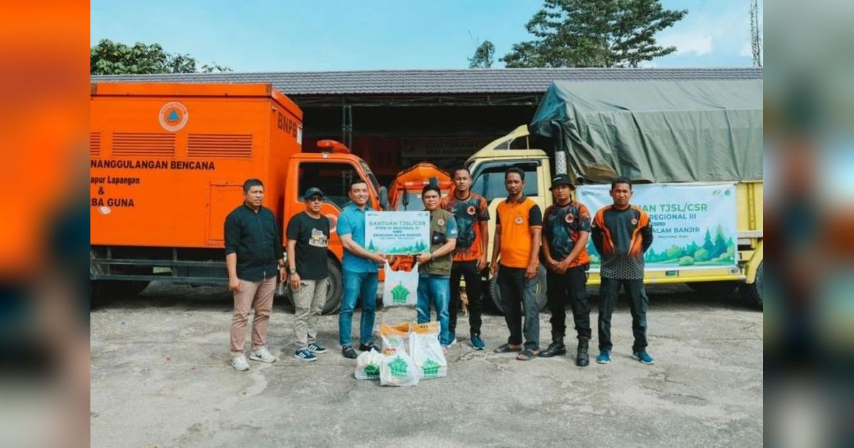 PTPN IV Beri Bantuan 4 Ton Sembako untuk Korban Banjir Kampar