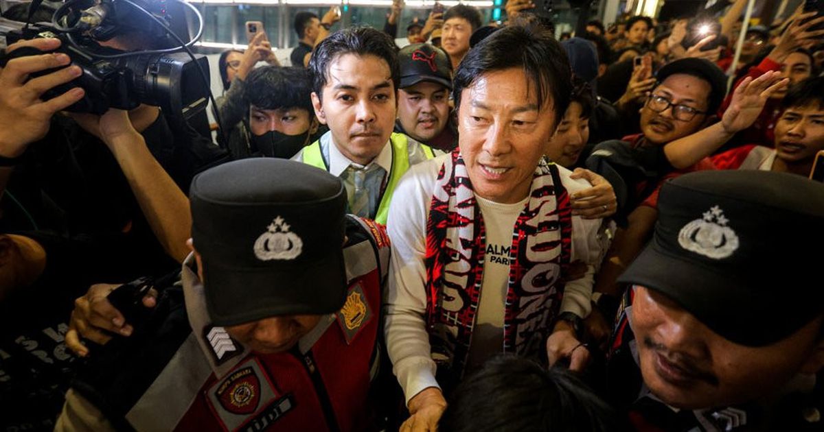 Media Korea Selatan Soroti Momen Kepulangan Shin Tae-yong Diantar Ratusan Suporter Indonesia: PSSI Mana?