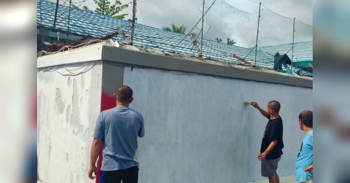 Lapas Amuntai Terapkan Standar Ditjen PAS: Warga Binaan Ikut Cat Lapas