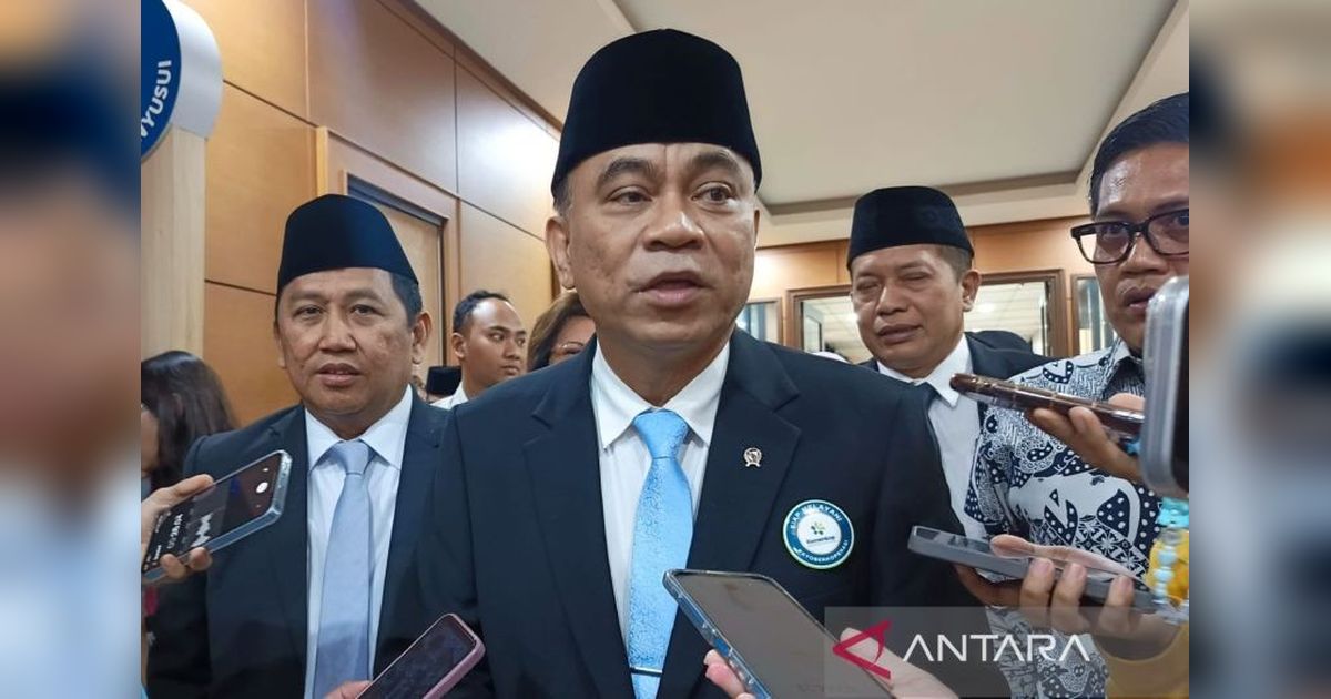 Waspada! Menkop Budi Arie Ingatkan Risiko Investasi Koperasi Bunga Tinggi