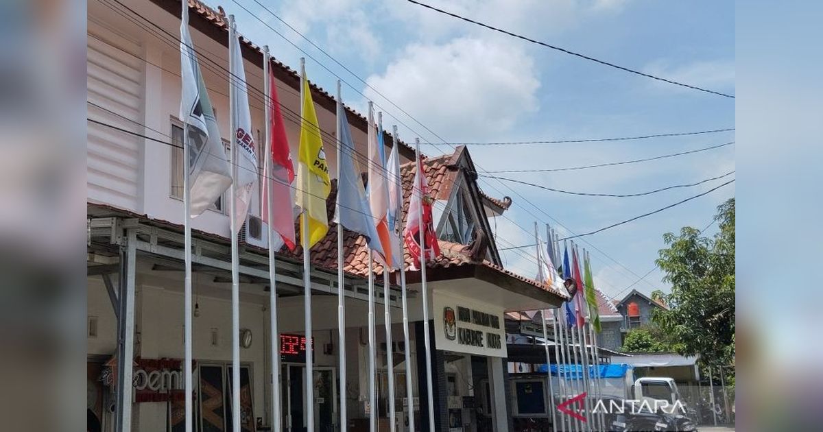 Pemkab Kudus Serahkan LPJ 10 Parpol Penerima Banpol ke BPK